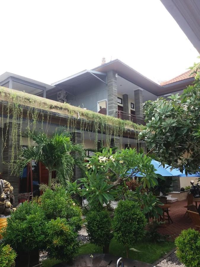 Oyo Flagship 91237 Ratu Guest House Kedunganan Esterno foto
