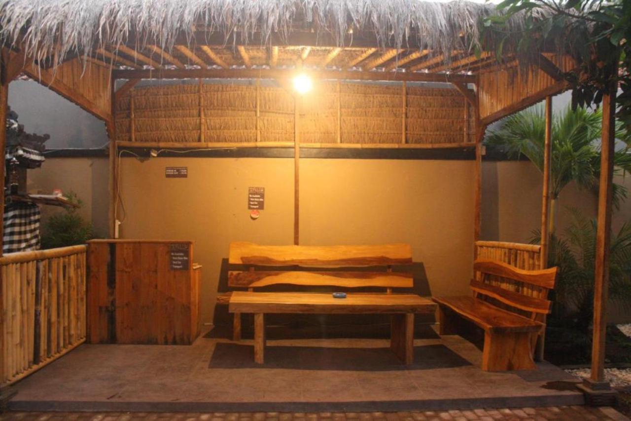 Oyo Flagship 91237 Ratu Guest House Kedunganan Esterno foto