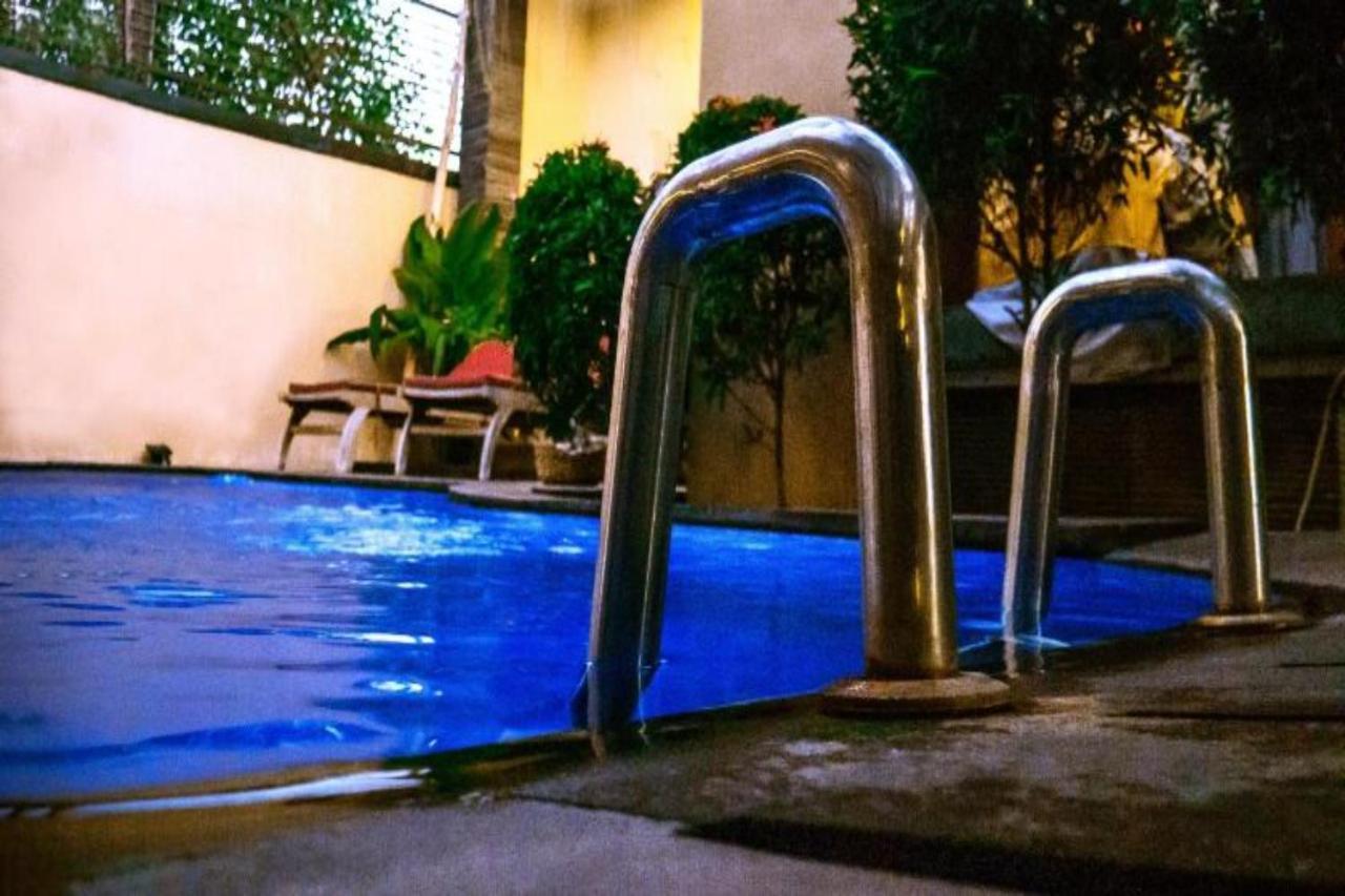 Oyo Flagship 91237 Ratu Guest House Kedunganan Esterno foto