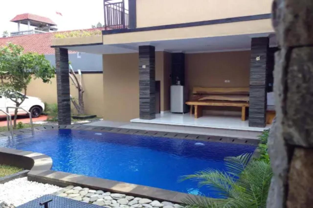 Oyo Flagship 91237 Ratu Guest House Kedunganan Esterno foto